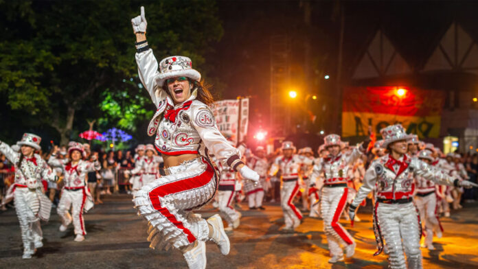 Cómo nació el corso en Argentina y por qué marcó la historia del carnaval