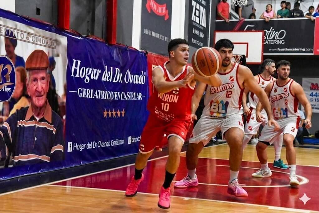 Agustín Babaso, base del Club Morón, peleó todas las pelotas y no quitaron ninguna