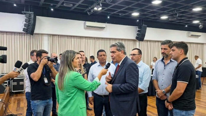 Capitanich analizó en Morón la reforma laboral y el impacto de la crisis económica global