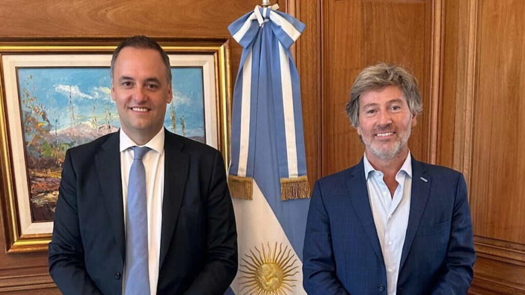 De buena relación con el Jefe de Gabinete, Luis Adorni, ahora empieza la pelea por los nombramientos