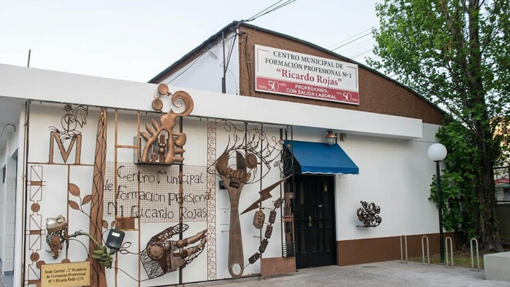 El Centro de Formación Profesional es de excelente calidad y se viene el invierno, sin aires frío - calor