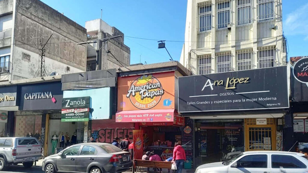 El área central Morón, desde hace treinta años, se achica. Perdió sus cines, sus grandes marcas, sus grandes comercios, aunque el flujo de gente subió