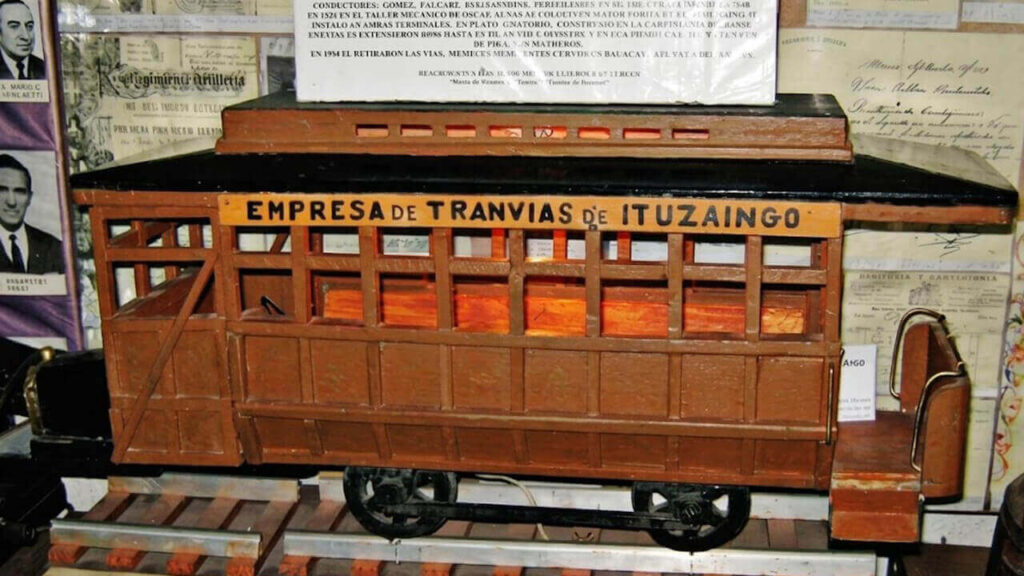 Una réplica del tranvía en el Museo «Clarisse Columbie de Goyaud» 