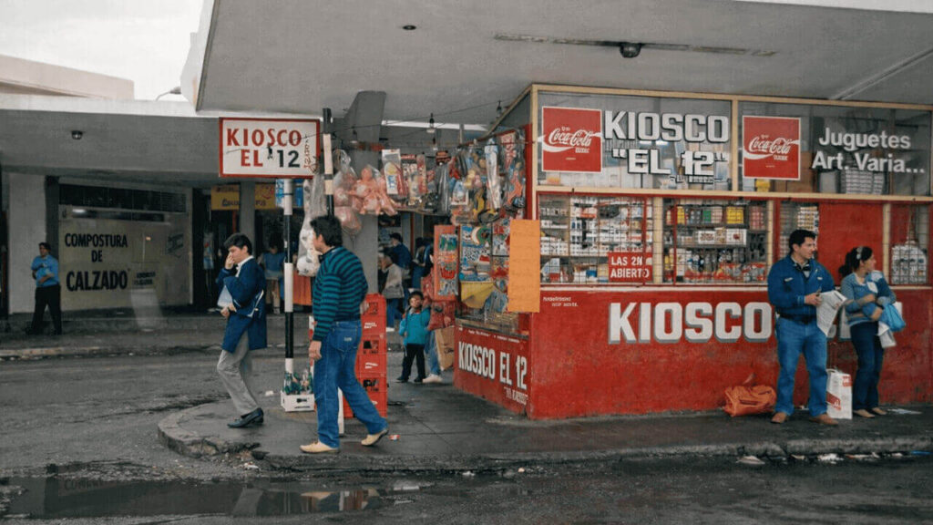 Asi surgió y se consolidó el famoso Kiosco 12, famoso porque era uno de los pocos que estaban abiertos las 24 horas los siete días de la semana.