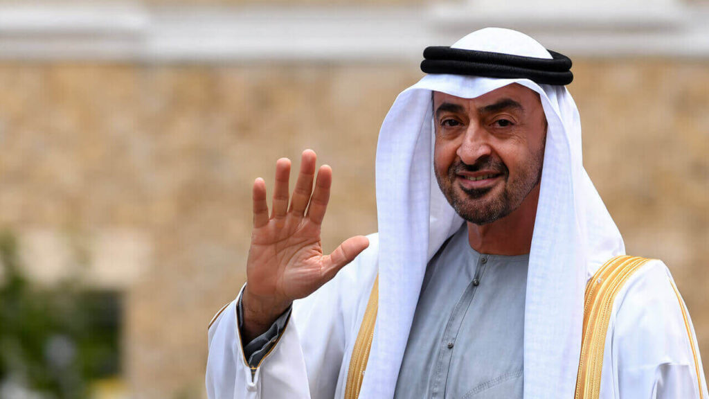 El presidente de los Emiratos Árabes Unidos, Mohammed bin Zayed Al Nahyan avanza sobre la Patagonia con sus capitales