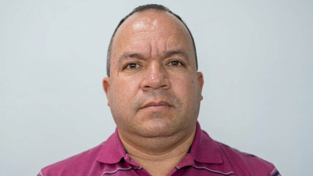 El sacerdote colombiano Guillermo León Pulgarín Acevedo, de 50 años, }detenido por abuso sexual agravado contra una niña de apenas tres años
