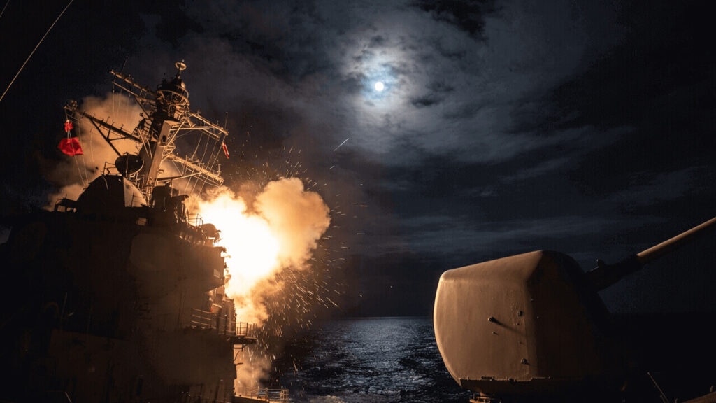 Estados Unidos quiere asegurarse el flujo de petróleo como el principal combustible para su defensa nacional