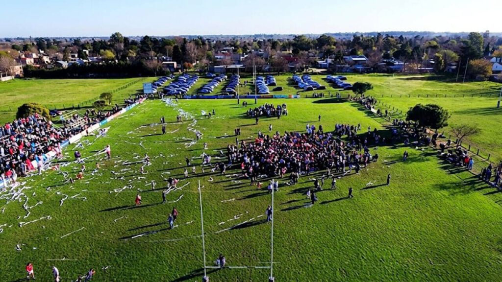 Festejos en el predio de Castelar luego de ganar por dos tantos
