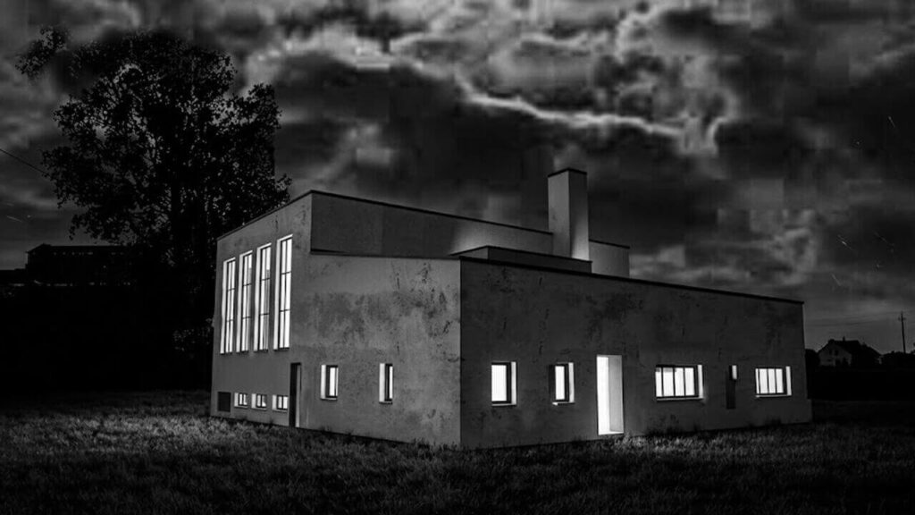 Foto de noche de uno de los edificios de La Cacha