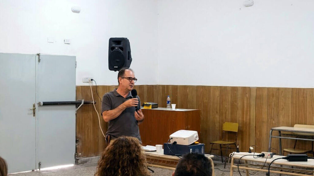 Gustavo Sanz, el Secretario General de los Municipales, abrió y cerró la jornada haciendo breves menciones
