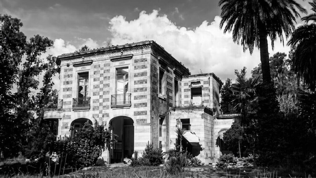 La Mansión Seré, Campo de Concentación Atila, tal como la dejó la Fuerza Aérea luego de un incendio voluntario para borrar información en 1979