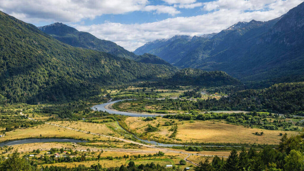 La Patagonia es un lugar encantado que ahora para el capital privado solo es una masa de recursos
