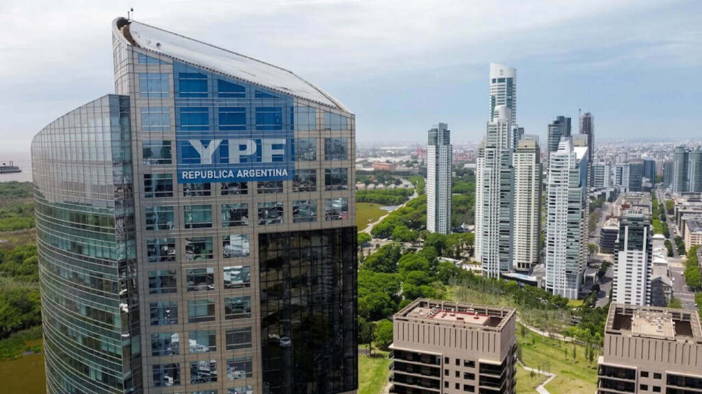 Las hermosas oficinas de YPF en Ciudad de Buenos Aires, expandimos la empresa y no debemos dinero
