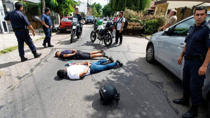 Persecución, choque y captura en pleno centro de Morón