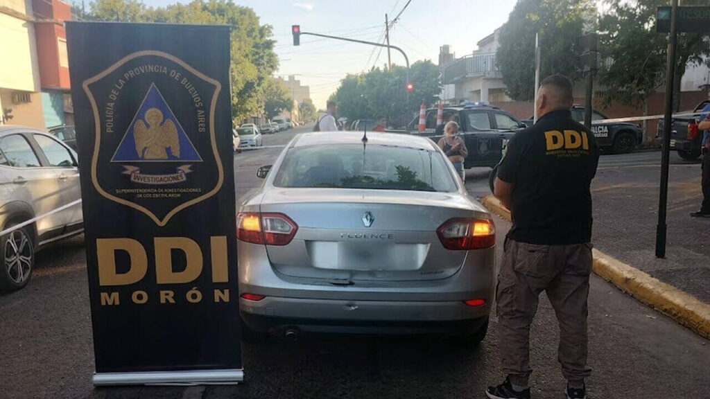 También le secuestraron un vehículo al detenido sin chapa patente