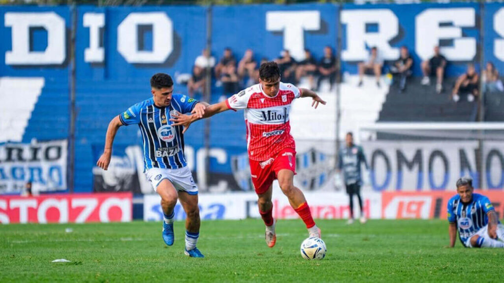 Un Deportivo Morón desconocido cayó 2 - 0 frente Almagro y perdió la punta de la zona