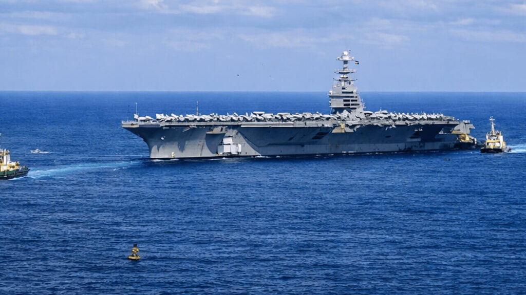 Uno de los dos portaviones que Estados Unidos desplegó rumbo a Irán
