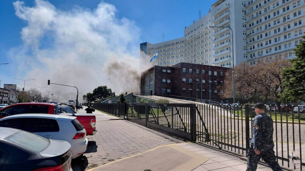 El Edificio Libertad de la Marina sufrió un incendio  y todavía no se saben las causas