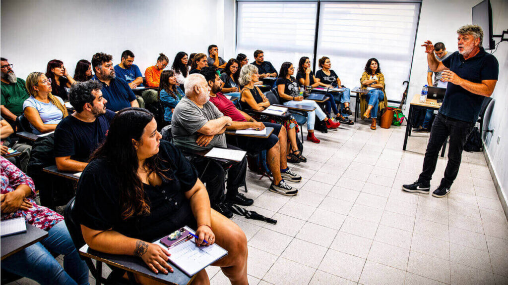 Los estudiantes de derecho y criminalística podrán acceder al Un convenio para trabajar con pocos requisitos y absorber experiencia