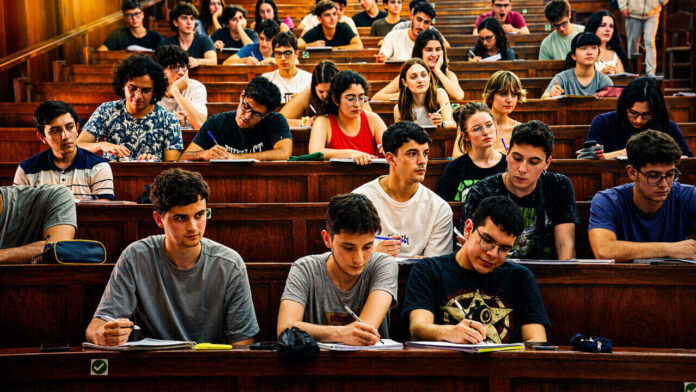 Un convenio para trabajar en el marco de la crisis económica que desató el Gobierno de Javier Milei