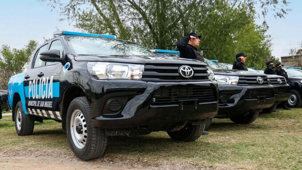 Las camionetas de la Policía de San Miguel relucientes (el día de la inauguración)