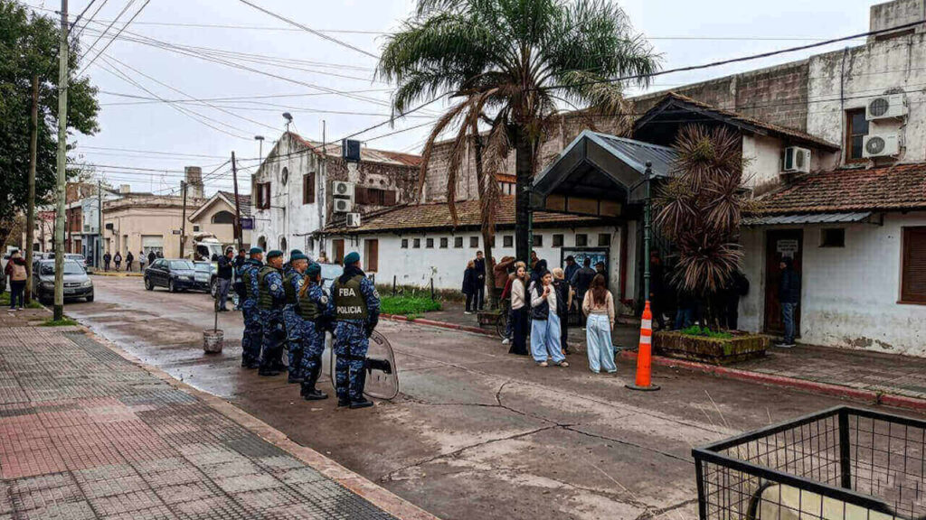 Cerraron Pinar de Rocha con 60 policías armados listos para la acción, no será mucho