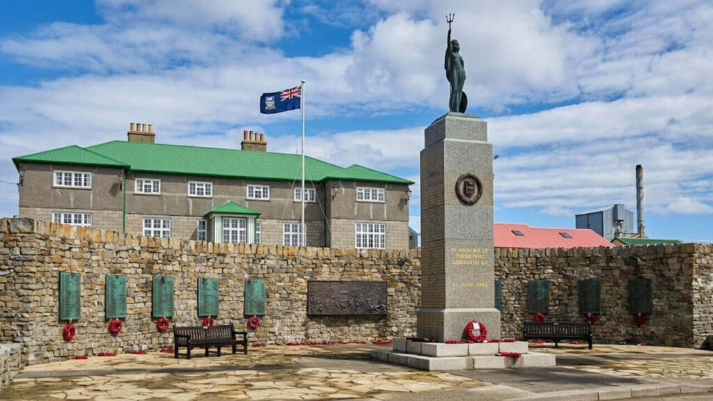 El memorial que hicieron los ingleses a sus caídos