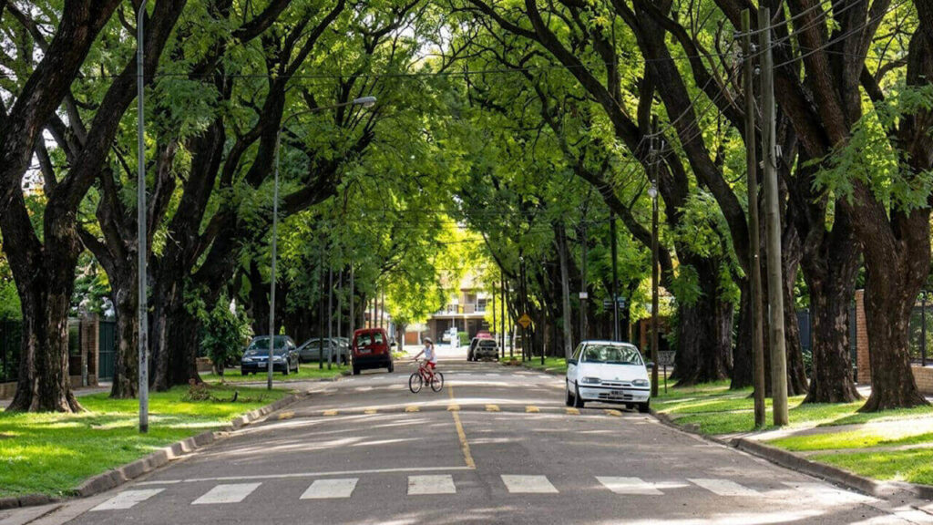 Entorno de Ciudad Jardín Lomas del Palomar en Tres de Febrero donde está el colegio Gartenstadt Schule
