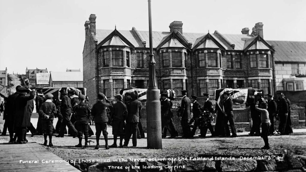 Funeral británico en Port Stanley en 1914