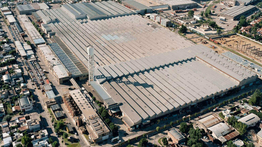 Imposible de creer, la mega empresa multinacional redujo la producción. Se frenó Stellantis.