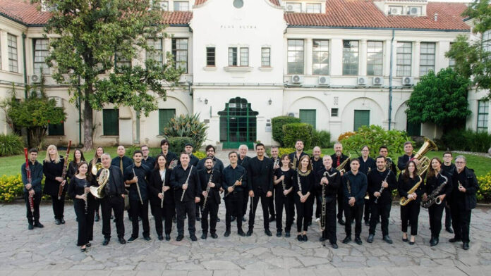 La Sinfónica Morón tiene más de 55 años de prestigiosa trayectoria, desarrolló una prolífica labor en favor de la cultura en el Municipio de Morón