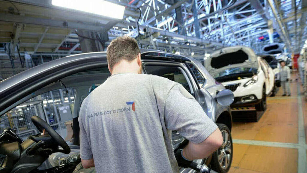 Los operarios ya se lanzaron sobre los gremios, pero no hay una solución viable por el momento