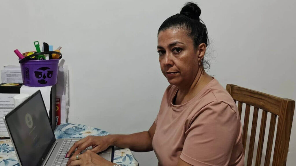 Paola Pérez Cáceres, una de las damnificadas que esperaba su casa en el Complejo Sagol en Avellaneda (Gentileza -)