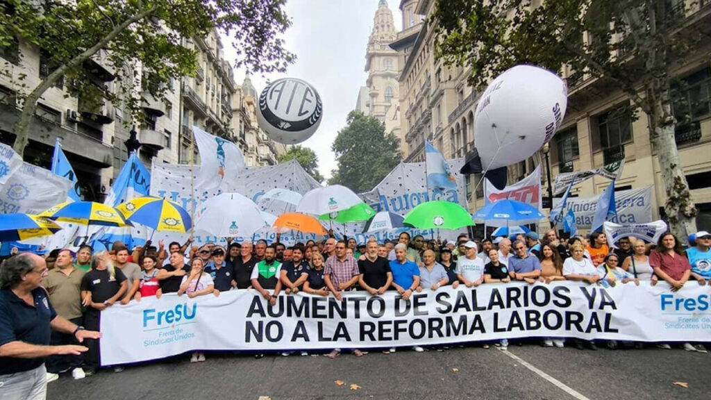 Se espera que la Asociación de Trabajadores del Estado salga a la calle por el impacto por baja de contratos