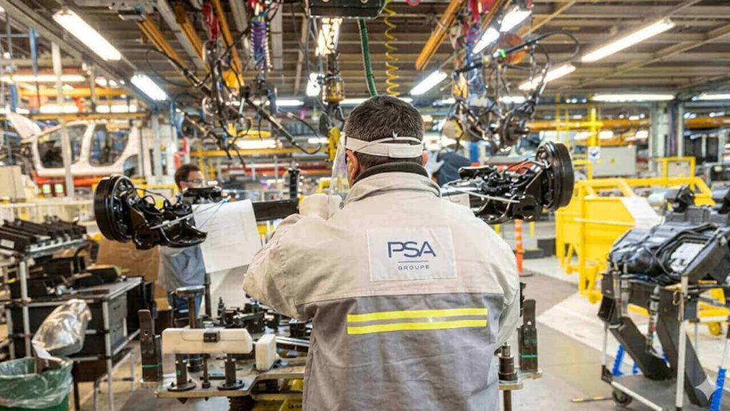 Se frenó Stellantis. Se redujo de dos a un turno. Los trabajadores tendrán que rotal. Nadie tiene asegurado el 100% de su salario.