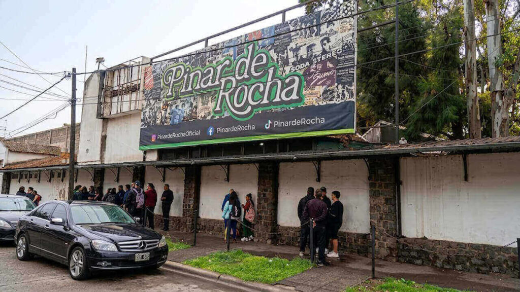 Todo el mundo a fuera a la madrugada. Así cerró Pinar de Rocha.