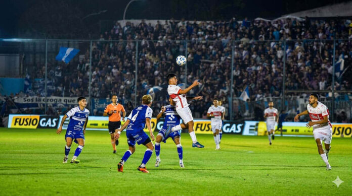 Deportivo Morón quedó eliminado de la Copa Argentina tras caer 2-1 ante Ferrocarril Midland en el Estadio Alfredo Beranger