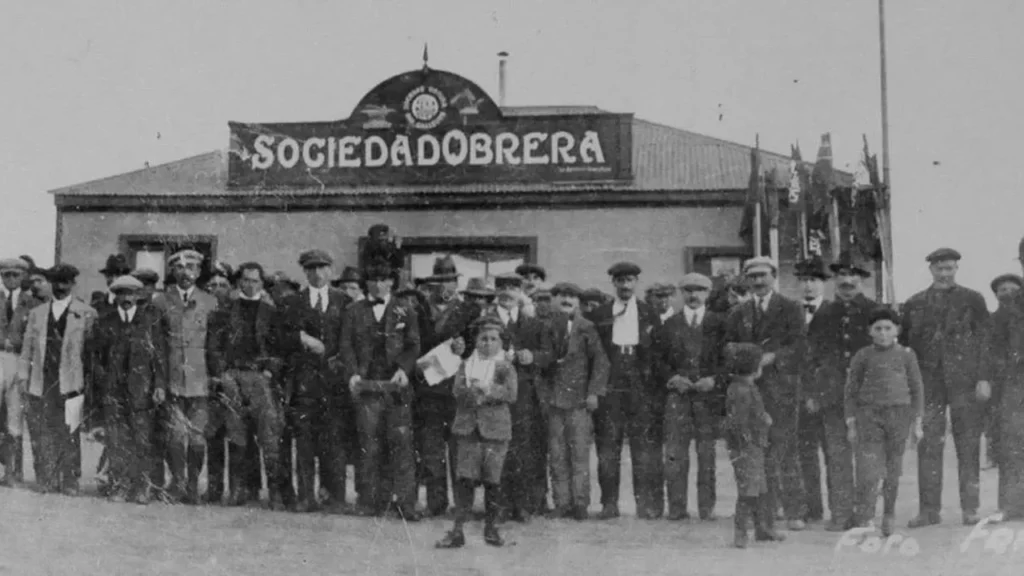 El día que los trabajadores hablaron, en muchos casos fueron aporreados, detenidos, torturados, fusilados, tirados al mar o enterrados en fosas comunes