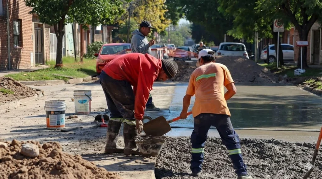 El trabajo parece no dar frutos. Todo esta concentrado en crear la Policía Municipal, pese a que la gente, a causa de la crisis económica, reclama más atención por parte del estado de proximidad: el Municipio.