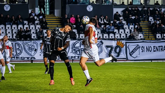 Morón perdió la punta en la última jugada ante All Boys