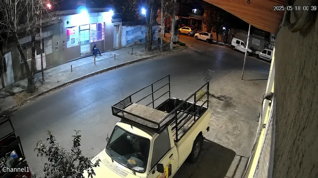 Franco Chaparro murió a causa de esta mujer: Karina Rojas, según el barrio. Le dio un tiro en la cabeza a sangre fría. Todo por un freezer.
