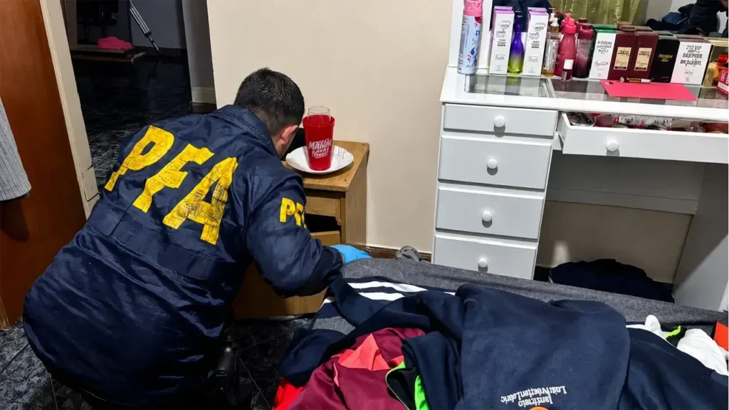 El allanamiento en la calle Cogliati 3525 de Castelar Sur resultó positivo y terminó con el único detenido.