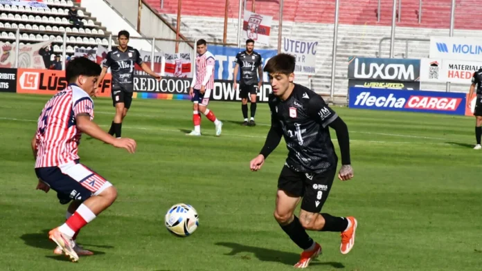 Morón empató con Los Andes en una tarde fría con poco público en el Nuevo Francisco Urbano