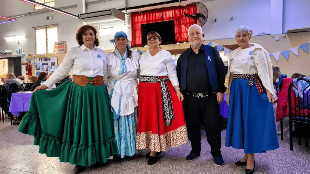 Excelentes atuendos, gran destreza y un espectáculo digno para honrar a los fundadores de la Patria 