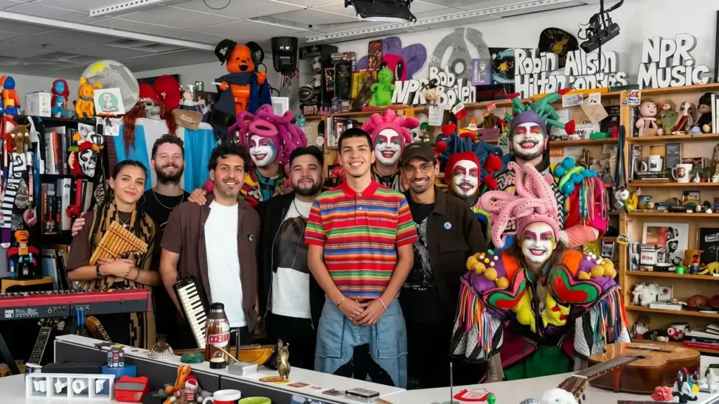 Milo J y Agarrate Catalina en el Tiny Desk de Washington. Gran show de nuestras tierras para los que no conocer lo que bien cantamos, bailamos y actuamos. Gracias Milo.