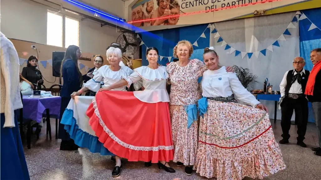 A todo color se festejó en el Centro de Jubilados de Castelar o La Placita el 25 de Mayo
