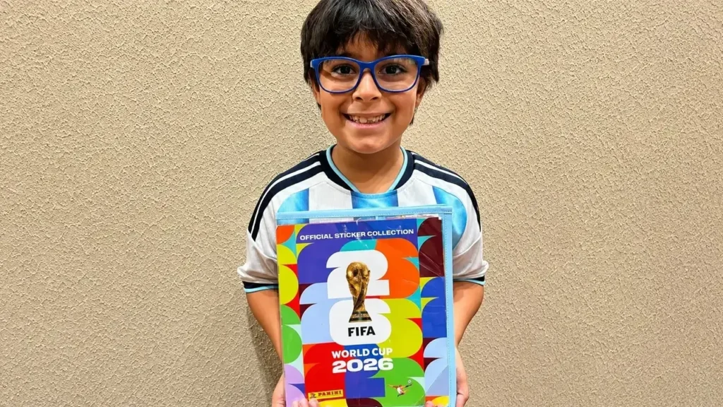Tiene 8 años Vladimir Blasco Gaudencio y está super feliz con su álbum de figuritas del Mundial 2026 completoi