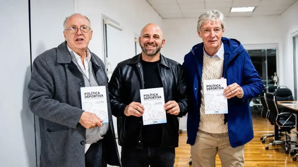 Hugo Sager y Raúl Bittel y en el medio Emiliano Ojeda. Todos por el Deporte Federal