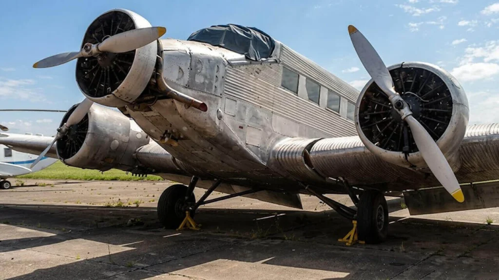 JU-52-87 que atacó poblaciones indígenas que se lo armó de ametralladoras para matar en masa a indígenas