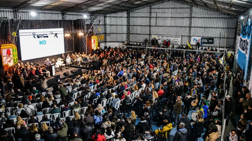 Alberto Descalzo asumió el PJ a salón lleno, nadie se lo quiso perder